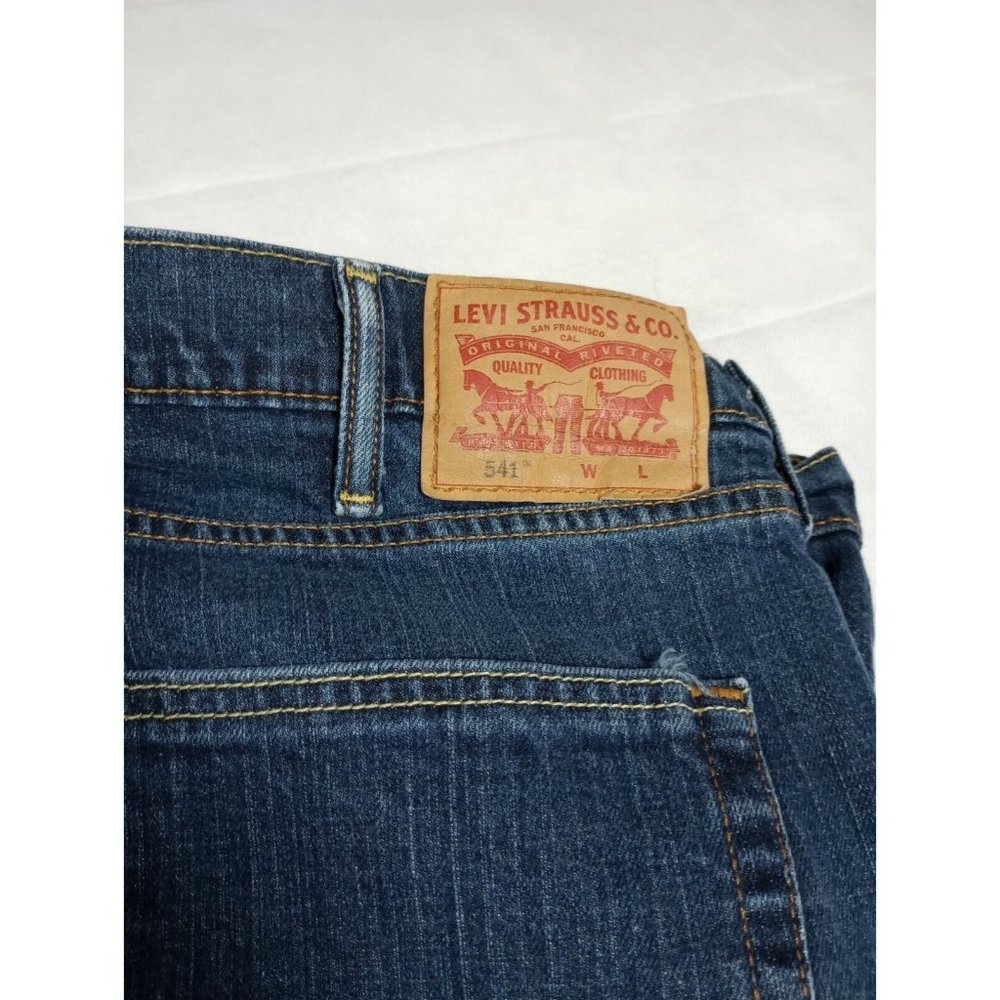 Levi's 541 Men's Jeans Size 44x32 Denim Tapered Leg Blue Jeans - Picture 3 of 11